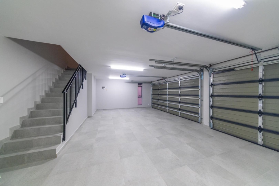 To Let 4 Bedroom Property for Rent in Val De Vie Estate Western Cape